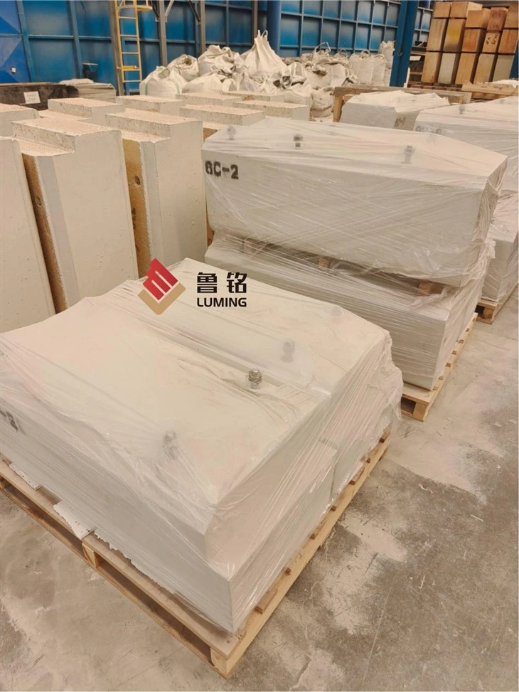 Sintered AZS Brick | Advanced Zirconia Alumina Silica Refractory For Glass Furnace manufacturers